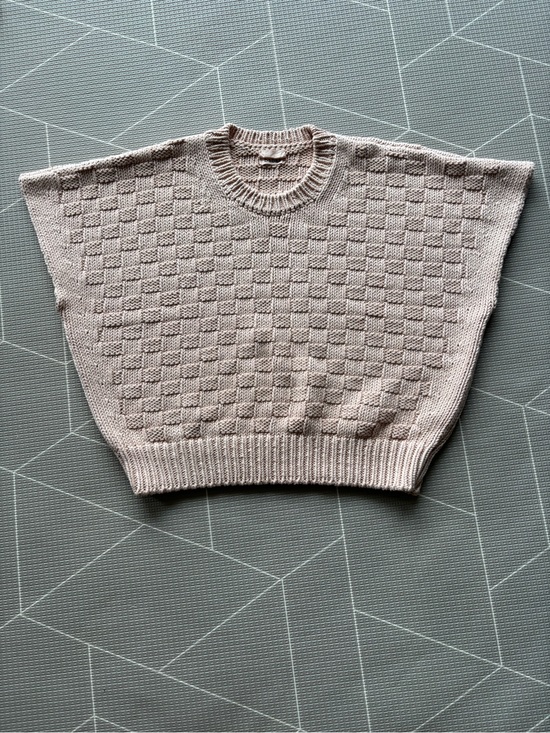 Babaa Sweaters - Babaa No 3 Vest Strawberry Shake